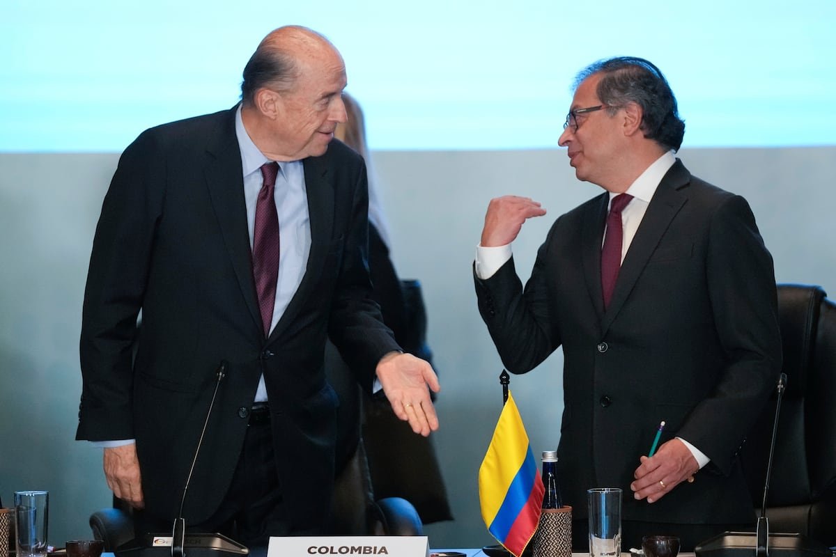 Álvaro Leyva desata un vendaval político al señalar a Petro de tener una adicción a las drogas