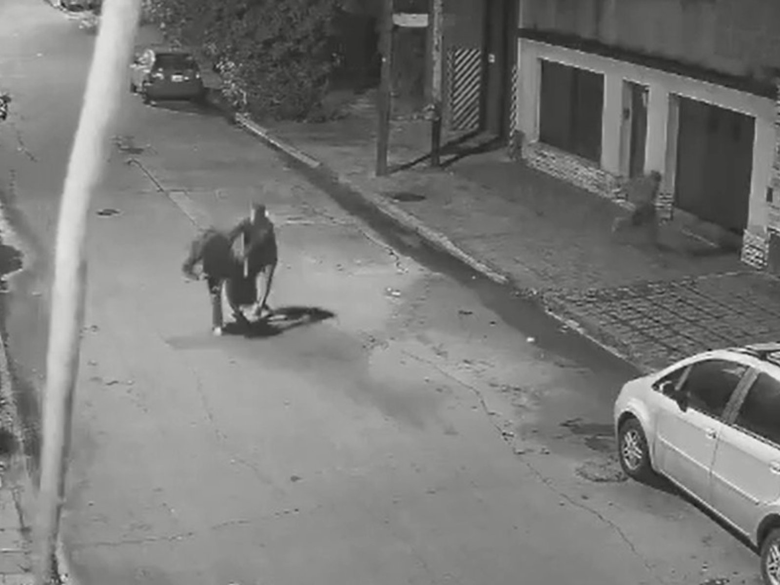 Balearon a una policía de la Ciudad de Buenos Aires en un intento de robo en Bernal: cómo está la víctima