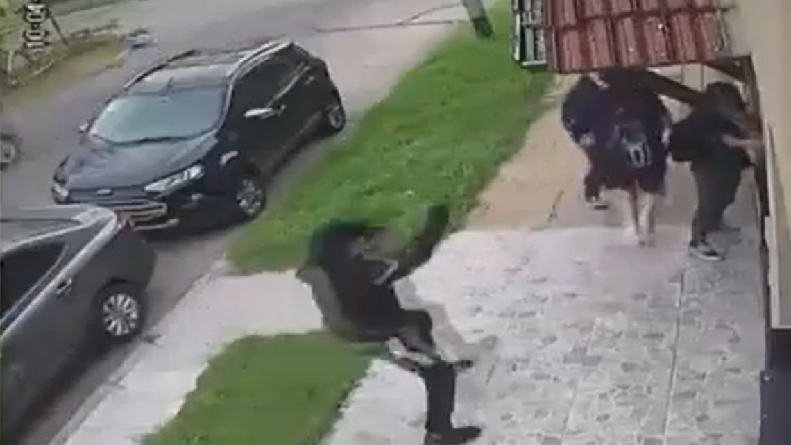 Brutal robo a tres chicas y un jubilado en La Matanza