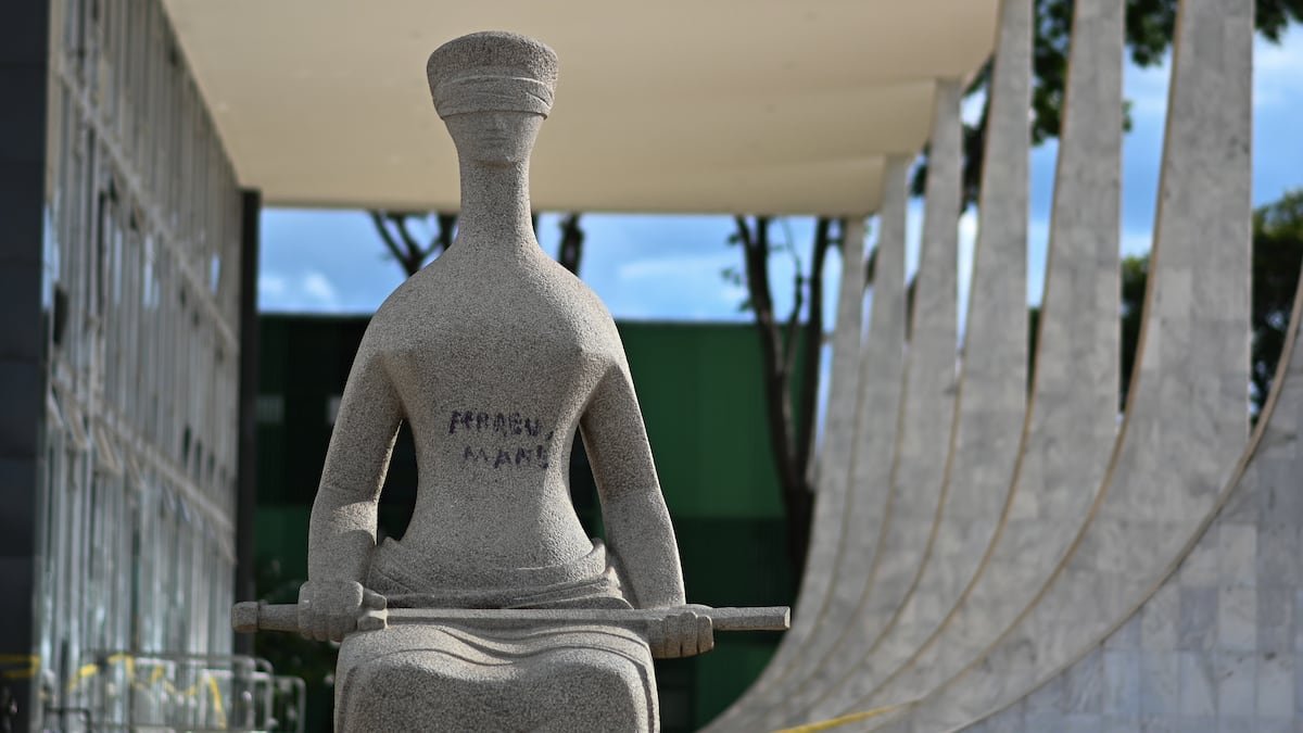 Débora dos Santos: el bolsonarismo golpista ya tiene su mártir, una peluquera con un pintalabios