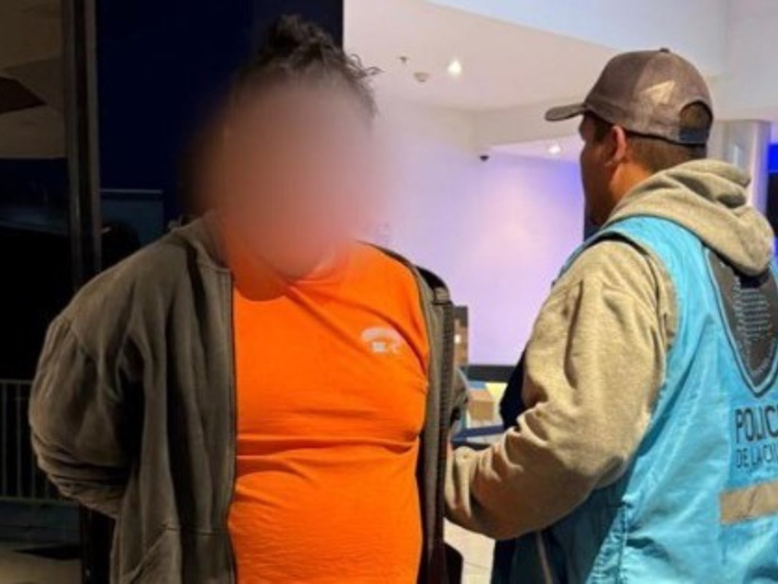 Detuvieron a un hombre en un shopping de Liniers cuando abusaba sexualmente de una niña