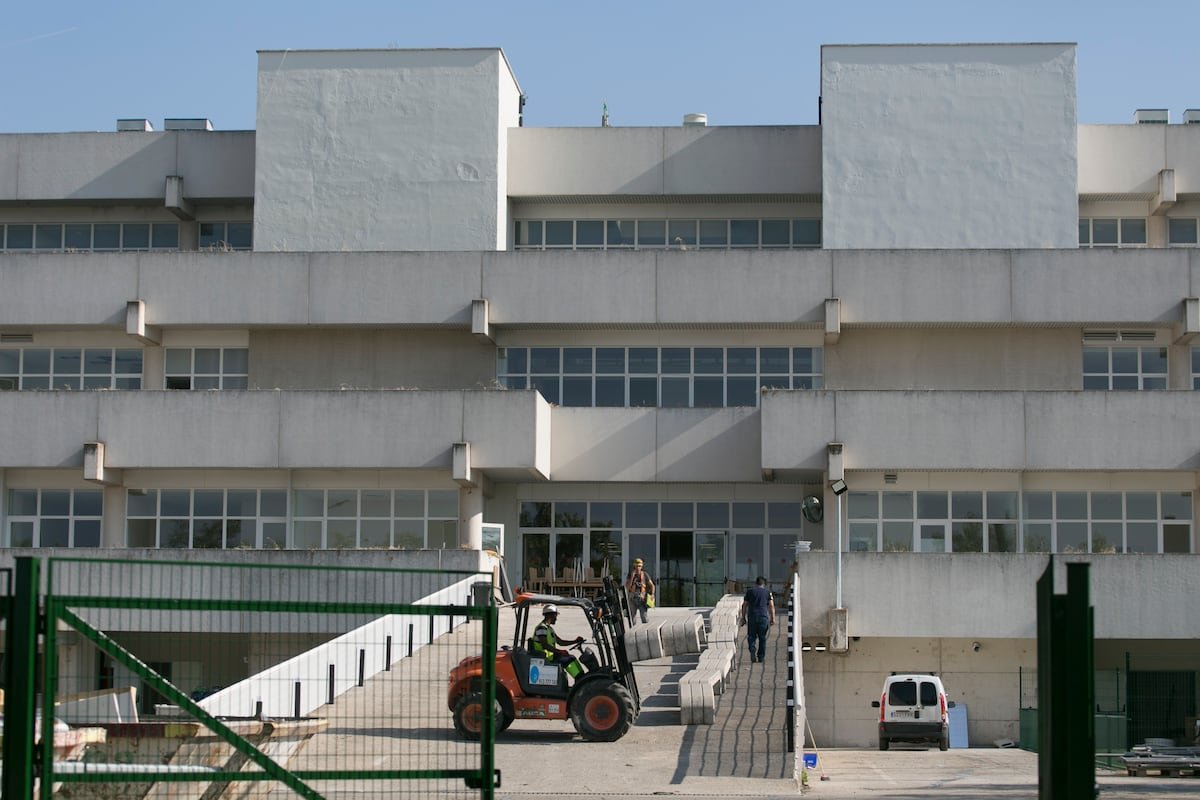 El Constitucional admite a trámite el recurso de Ayuso contra el reparto de migrantes por comunidades | Noticias de Madrid