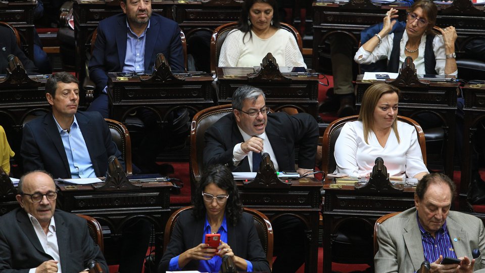 El Gobierno presiona para frenar la sesión en Diputados | Busca evitar que se investigue el criptogate y se aprueben mejoras para jubilados