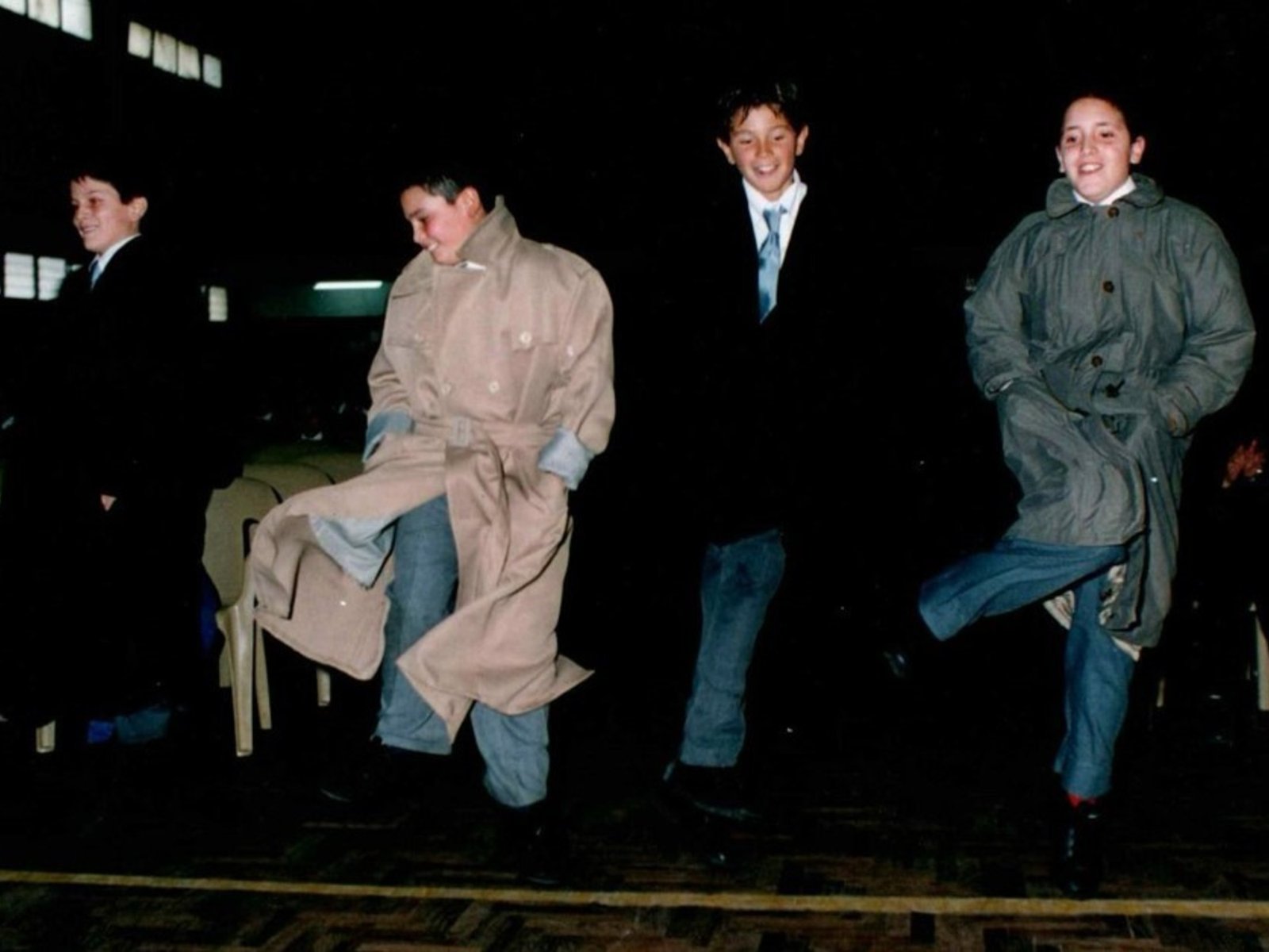 El día en que Dibu Martínez se disfrazó de Los Simuladores en un acto del colegio