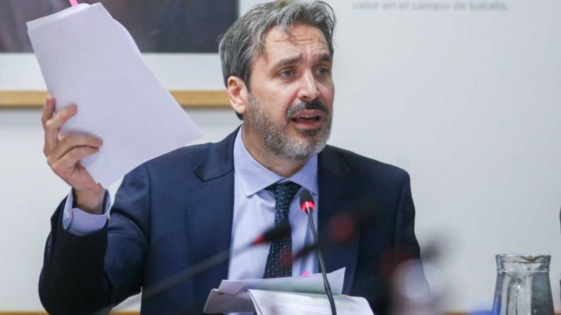 El juez Ramos Padilla explicó su fallo para que García Mansilla no intervenga en más causas