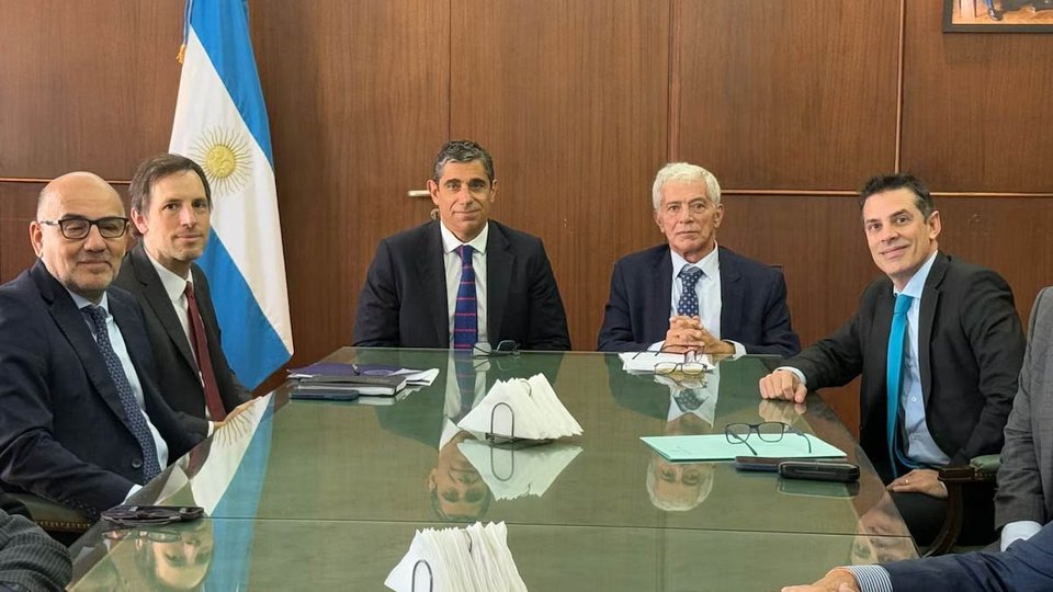 El ministro Cúneo Libarona fue de visita a Comodoro Py