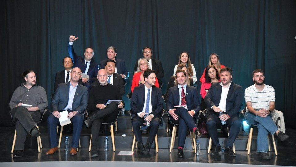 Elecciones 2025 en CABA: los candidatos porteños, cara a cara en el debate | Los 17 representantes de cada partido, cara a cara