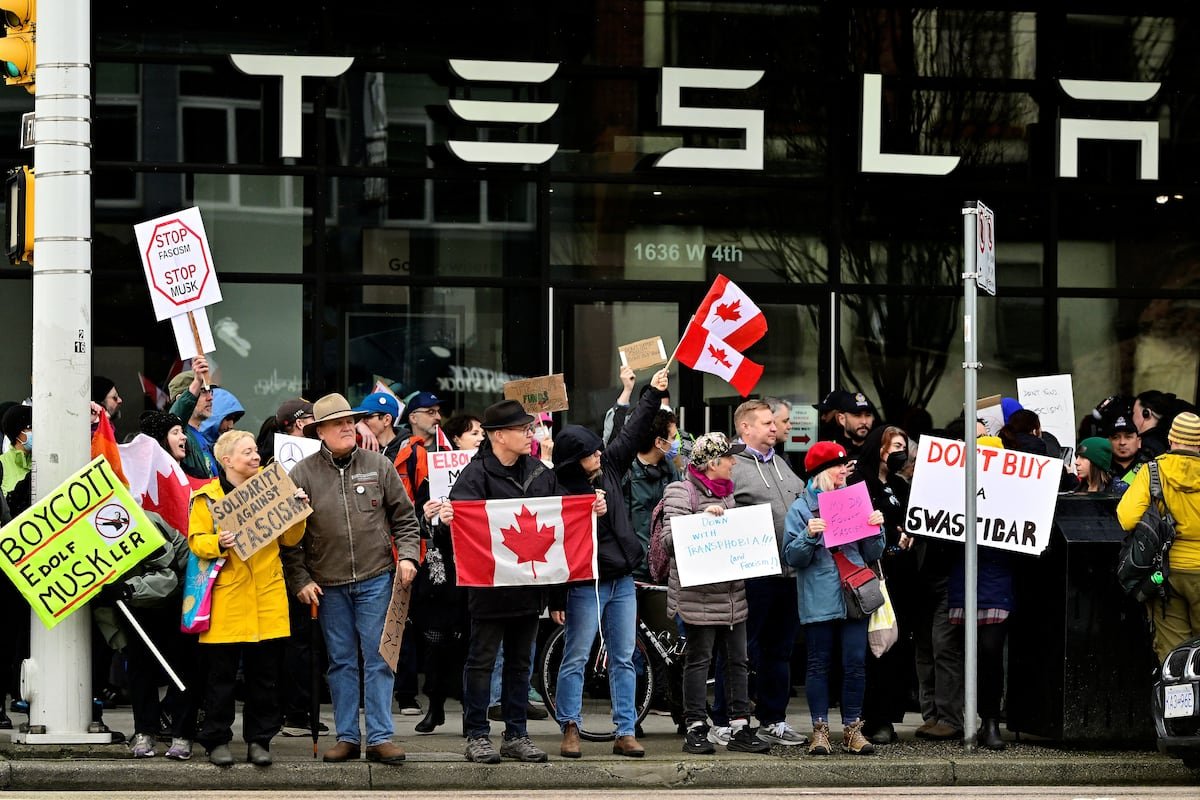 Elon Musk ahuyenta a los clientes: las ventas de Tesla cayeron un 13% en el primer trimestre | Economía