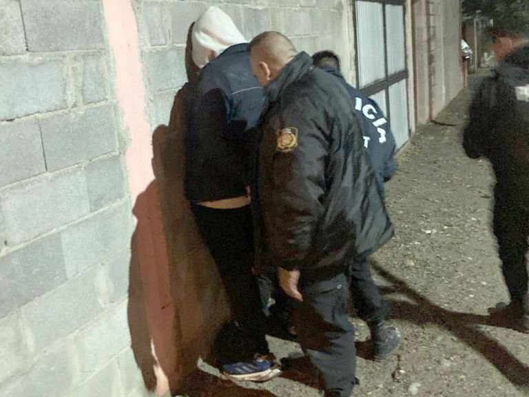 En Trelew, dejó el auto sin llave frente a su casa y le robaron