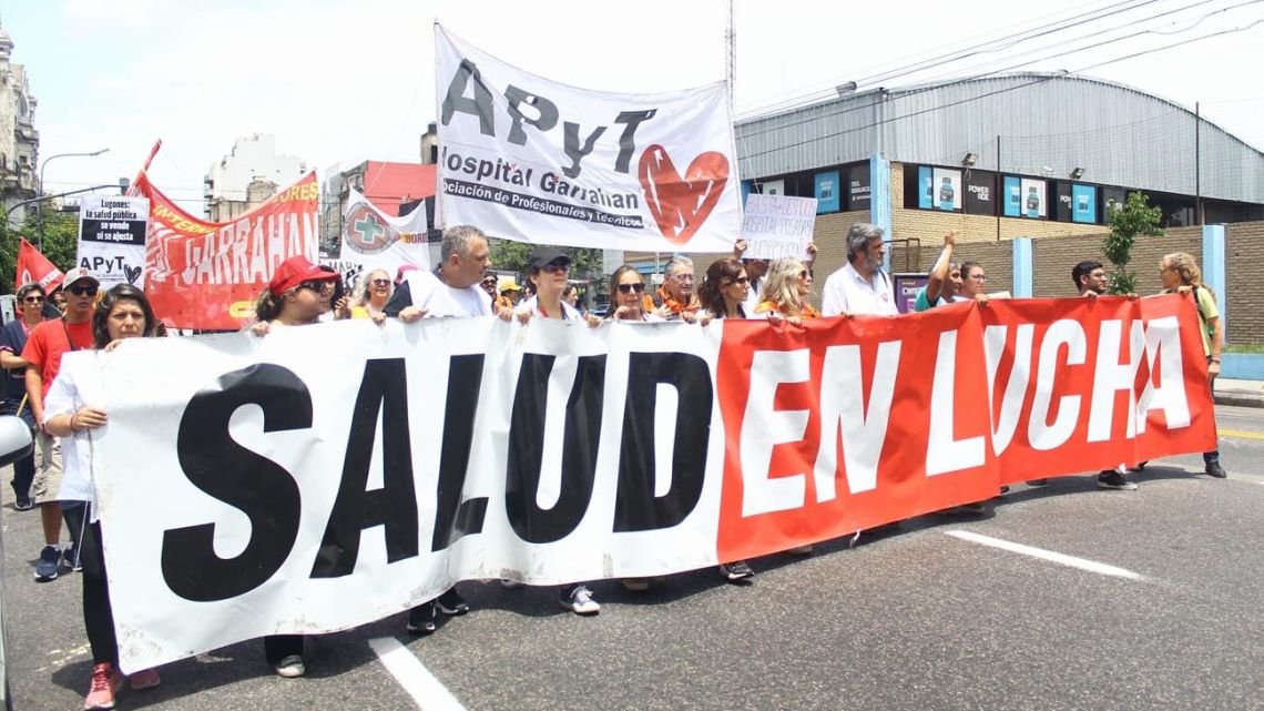 En el Día Mundial de la Salud, los trabajadores del Garrahan realizan una nueva protesta