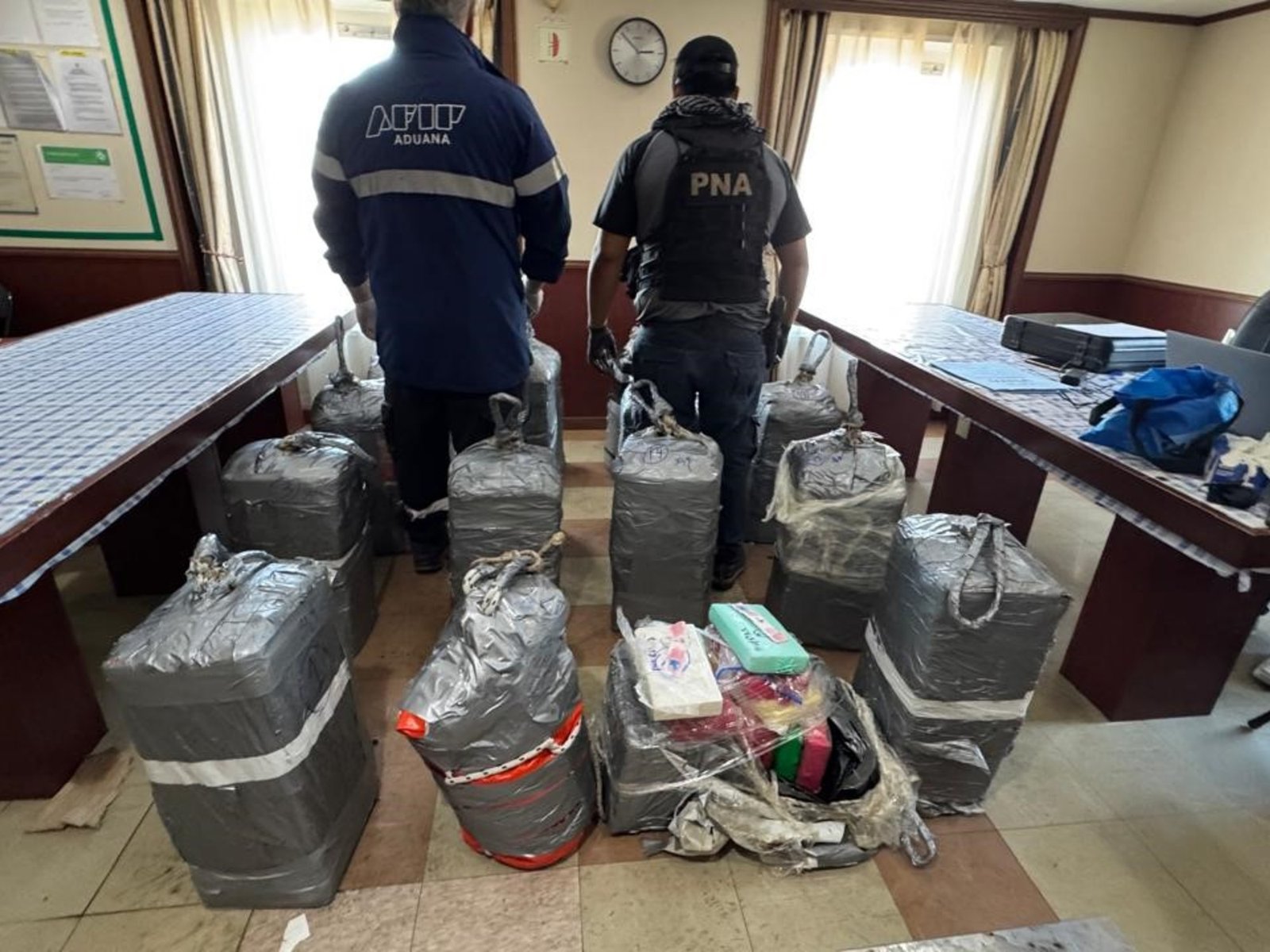 Encuentran casi media tonelada de cocaína en un barco en el puerto de San Lorenzo