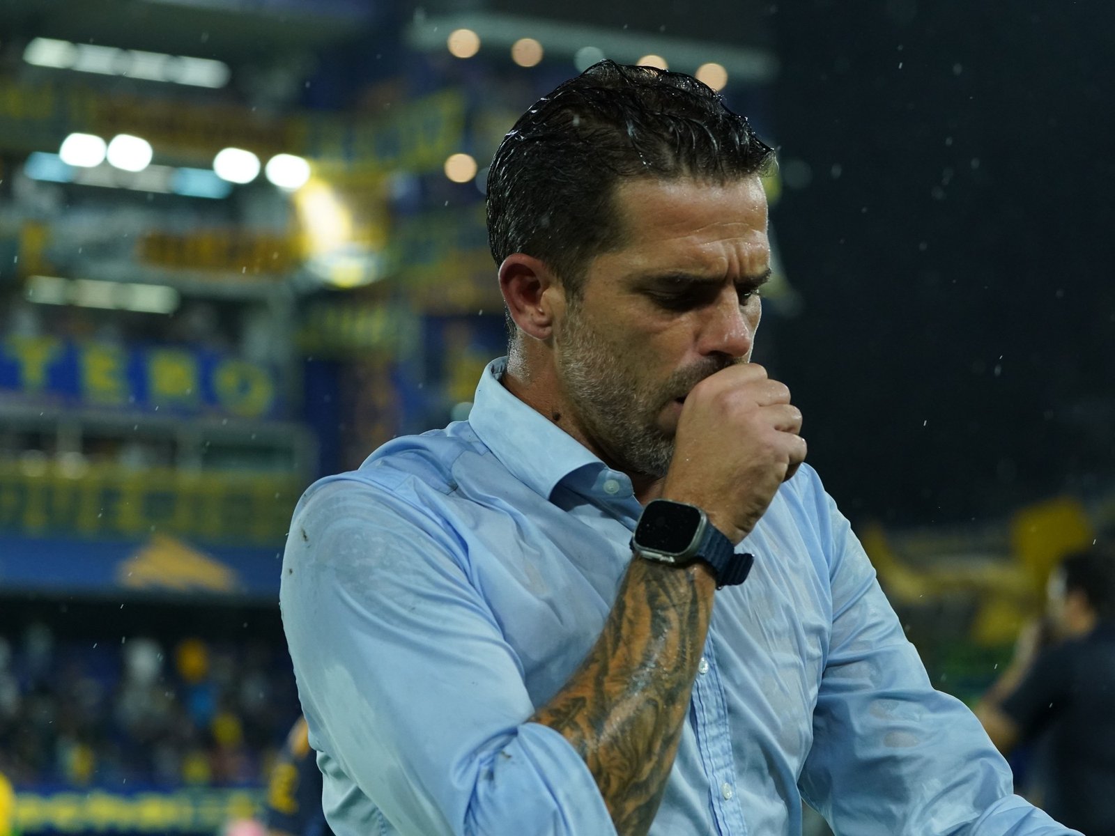 Gago regaló el prestigio de Boca en el clásico y Riquelme prefirió cortarle la cabeza sin darle la chance de ponerse una corona