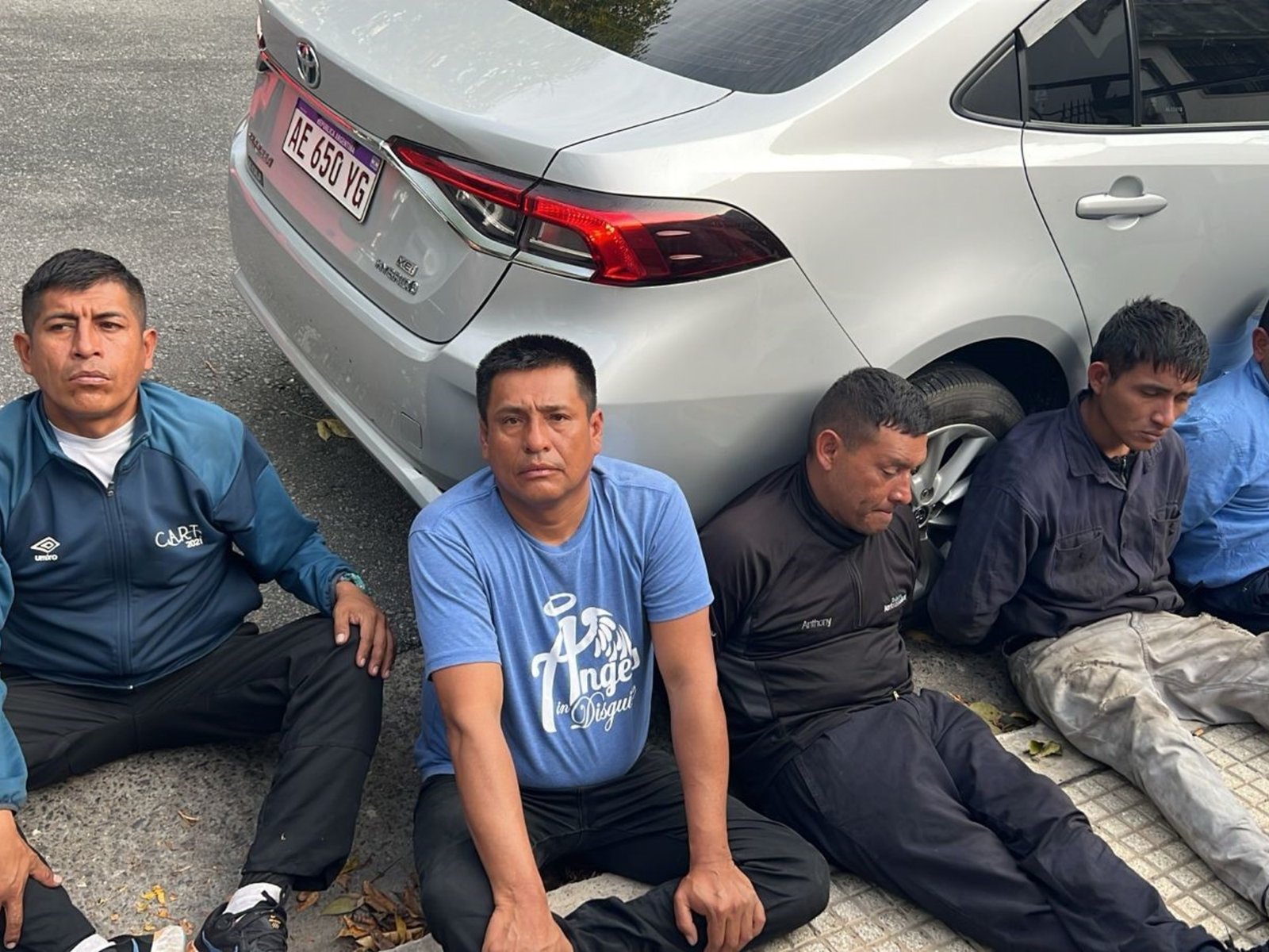 “Guarda con la rueda derecha”