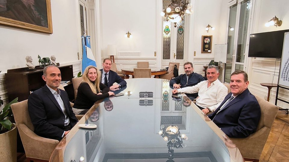 Hay foto, pero todavía no hay frente electoral | Las negocaciones de La Libertad Avanza y el PRO en la provincia de Buenos Aires