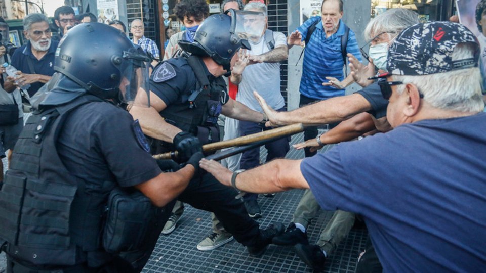 Human Rights Watch pidió que el Estado argentino investigue la represión a jubilados | Aseguraron que el protocolo antipiquetes facilita la “violación de los derechos humanos”