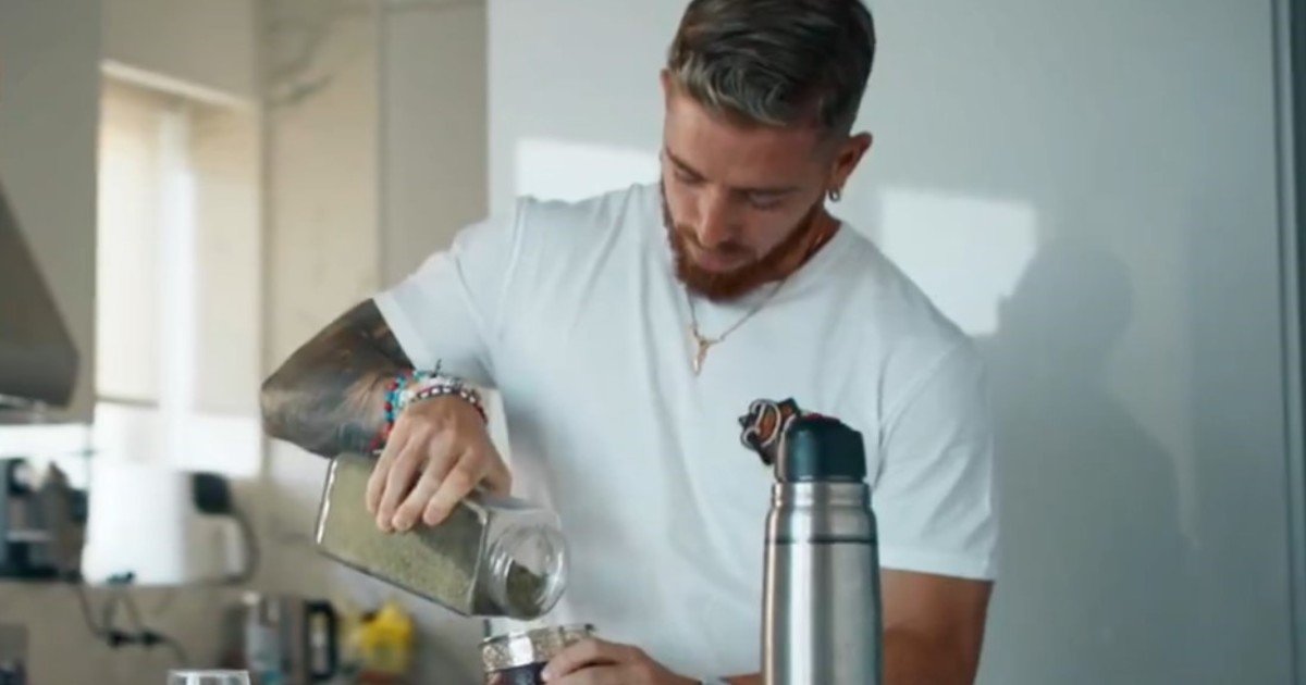 Iker Muniain mostró cómo hacer un mate en la televisión española y fue tendencia en las redes :: Olé