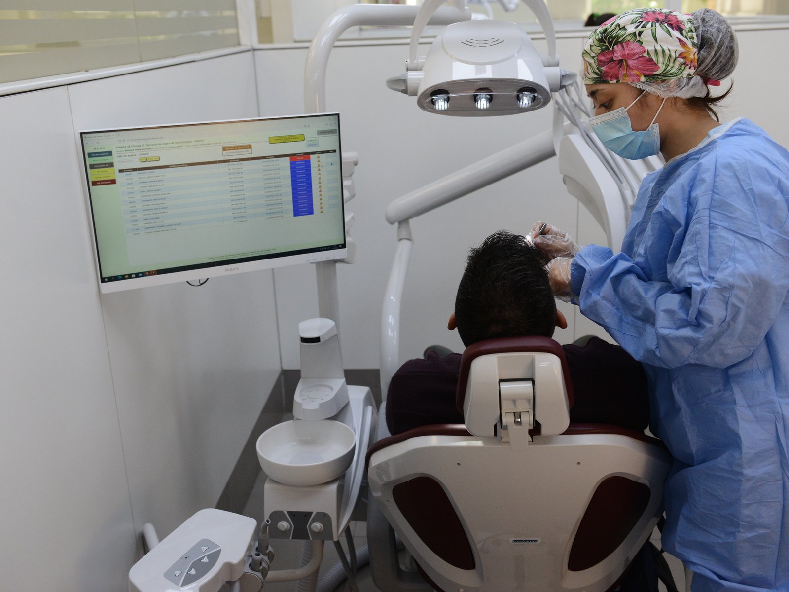 La UBA brinda atención odontológica y médica gratuita toda la semana: dónde y cómo anotarse