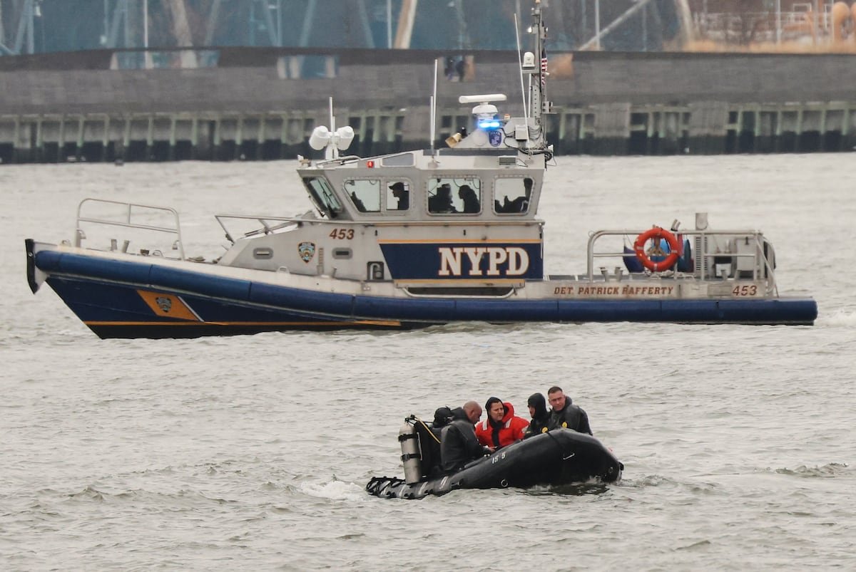 La agencia que investiga el accidente de helicóptero en Nueva York advierte de que es pronto para establecer una causa | Internacional