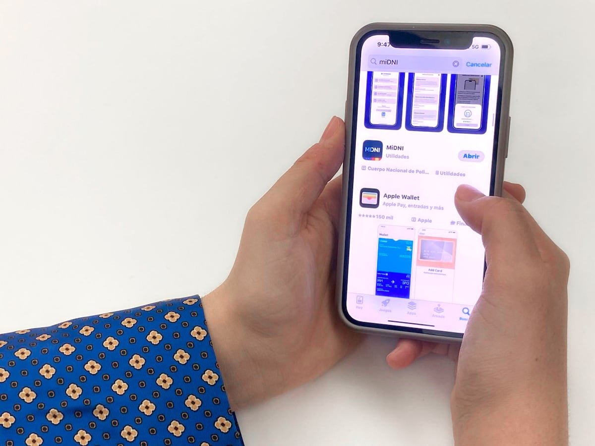 La aplicación del nuevo DNI digital registra más de 400.000 descargas en las primeras 24 horas | España