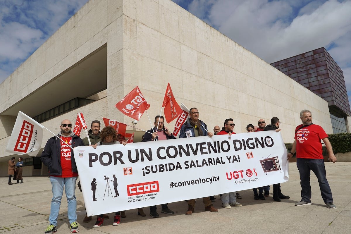 La televisión de Castilla y León mantiene una semana de huelga para pedir mejoras laborales | España