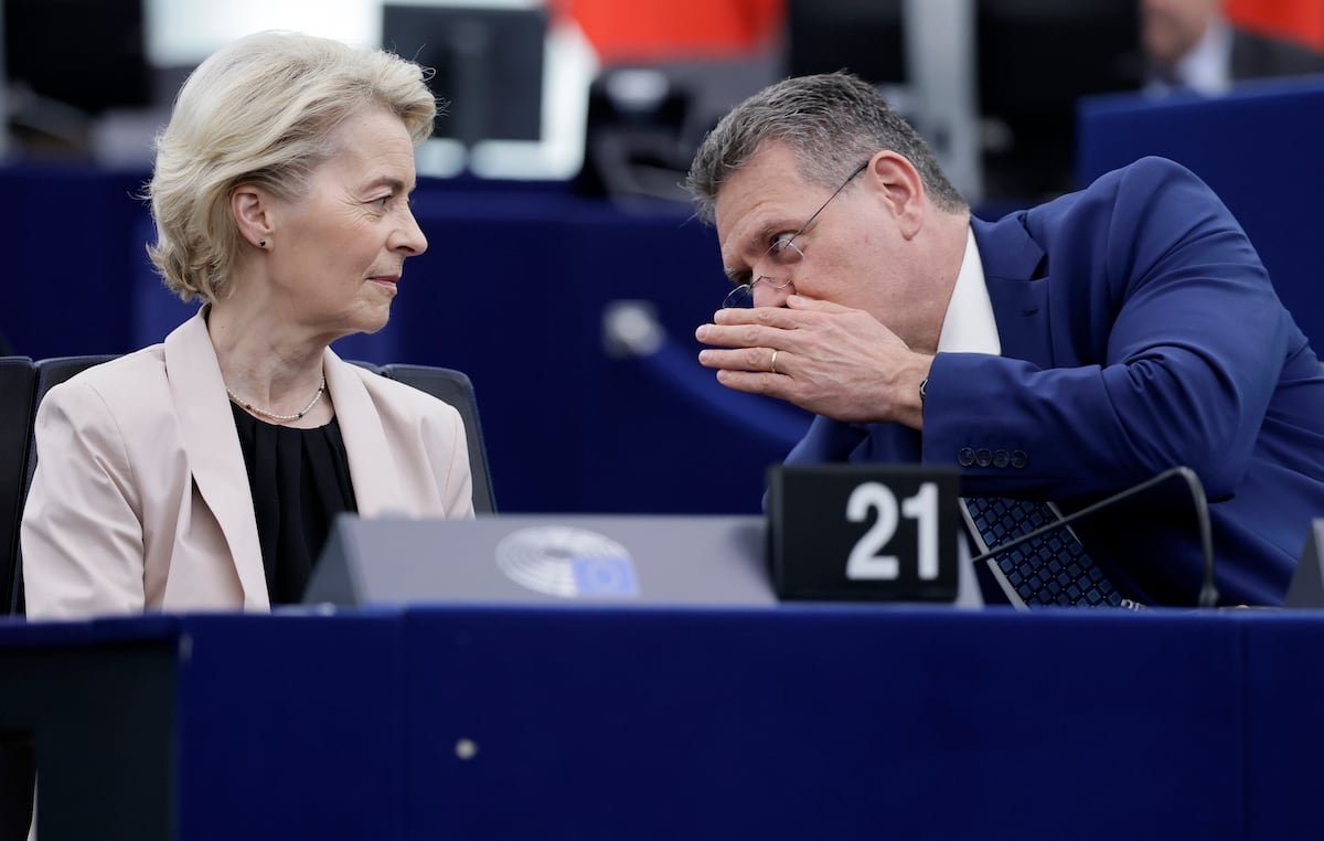 Los nuevos aranceles de Donald Trump: reacciones en directo | Bruselas prevé este viernes la primera reunión con Washington para debatir los aranceles: “Son contraproducentes” | Internacional