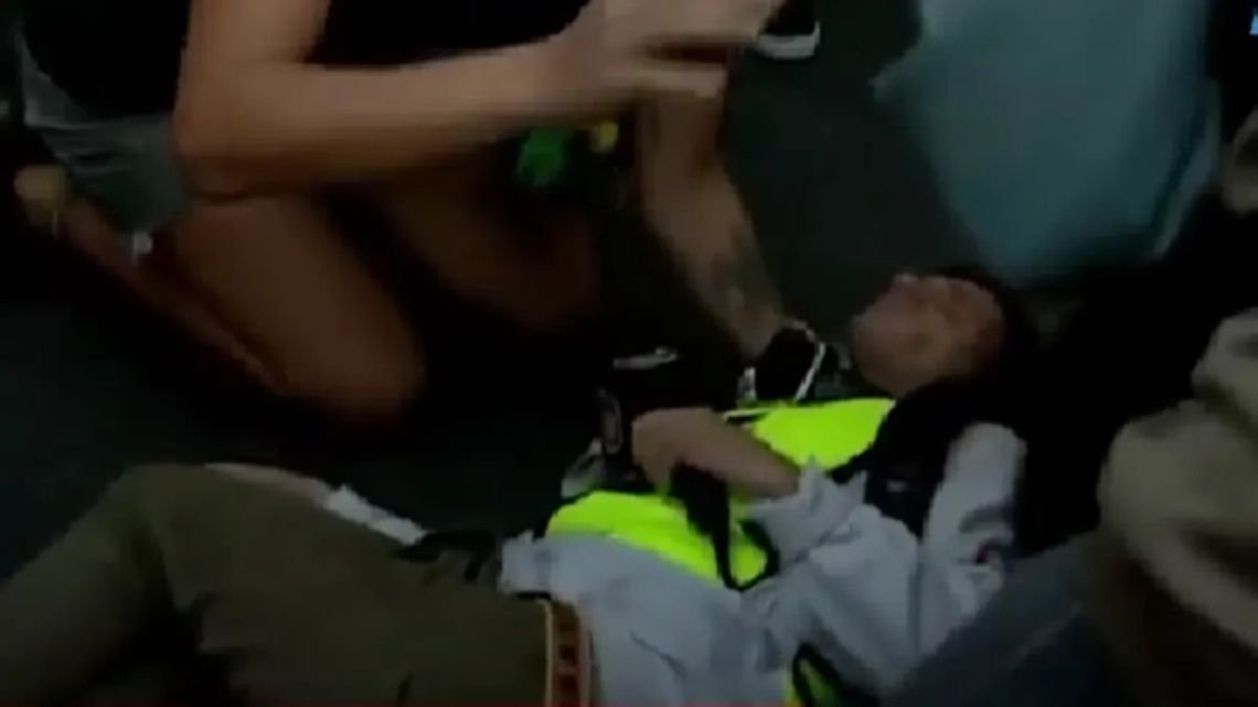 Marcha de los jubilados frente al Congreso: aplicaron el protocolo antipiquetes y un periodista terminó herido