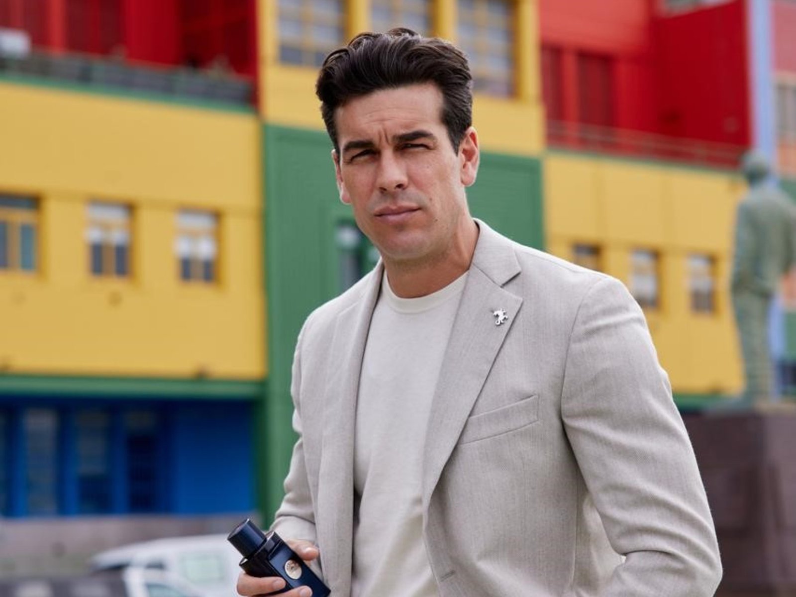 Mario Casas, un galán español suelto en Buenos Aires