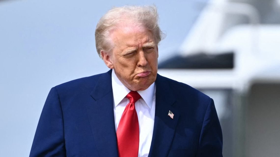 Migrantes en juego: ¿Trump al borde de una crisis constitucional?
