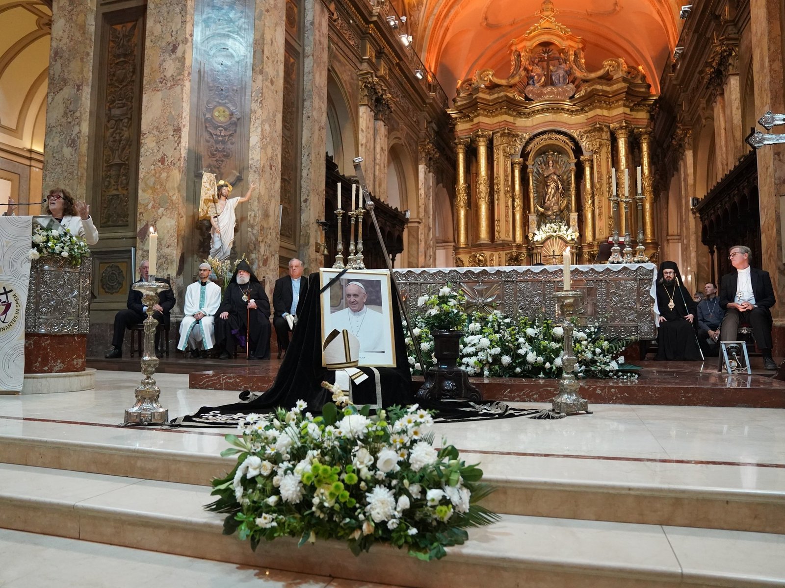 Misa interreligiosa en la "casa" que el Papa quería que fuera de todos: destacaron su lucha por la paz