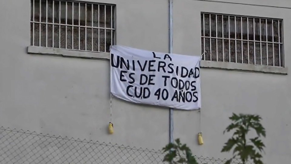 Motín en Devoto tras la decisión de Bullrich de eliminar los centros de estudiantes | “La universidad es de todos”