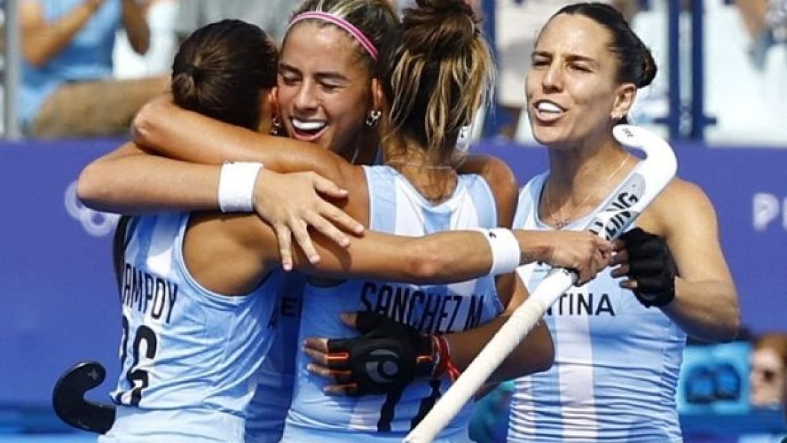 Ocho cordobeses de gira con Los Leones y Las Leonas
