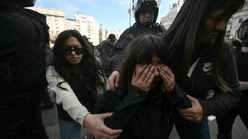 Piden la indagatoria para el policía que gaseó a una nena | En la represión frente al Congreso