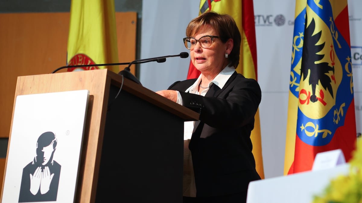 Piedad Bonnett evoca la soledad, la exclusión y el sufrimiento de los seres humanos en la inauguración de la FILBo