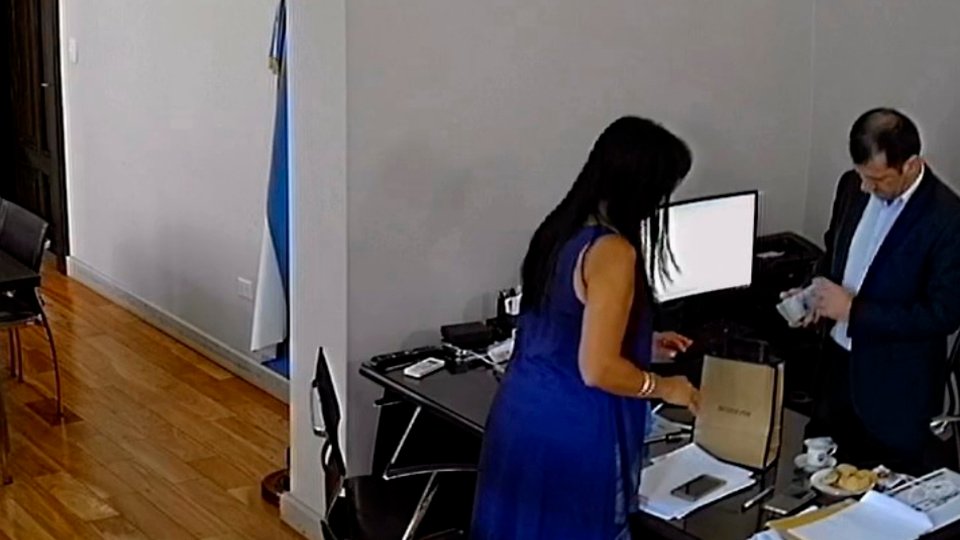 Procesaron a allegados de Kueider por lavado de dinero | Sandra Arroyo Salgado dictó la medida para siete personas de su entorno