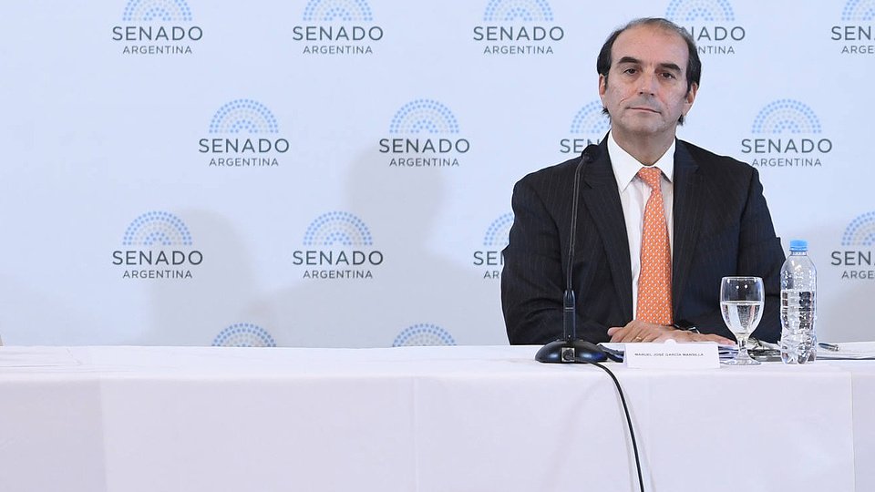 Rechazado y en soledad el supremo medita su futuro | Tras la decisión del Senado, Manuel García-Mansilla prefirió no mostrarse