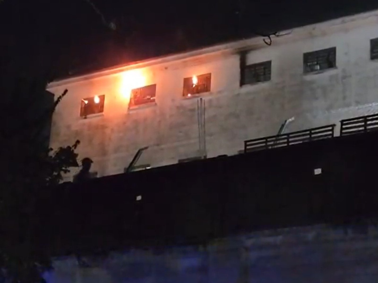 Recrudece el motín en la cárcel de Devoto por el cierre de los centros estudiantiles