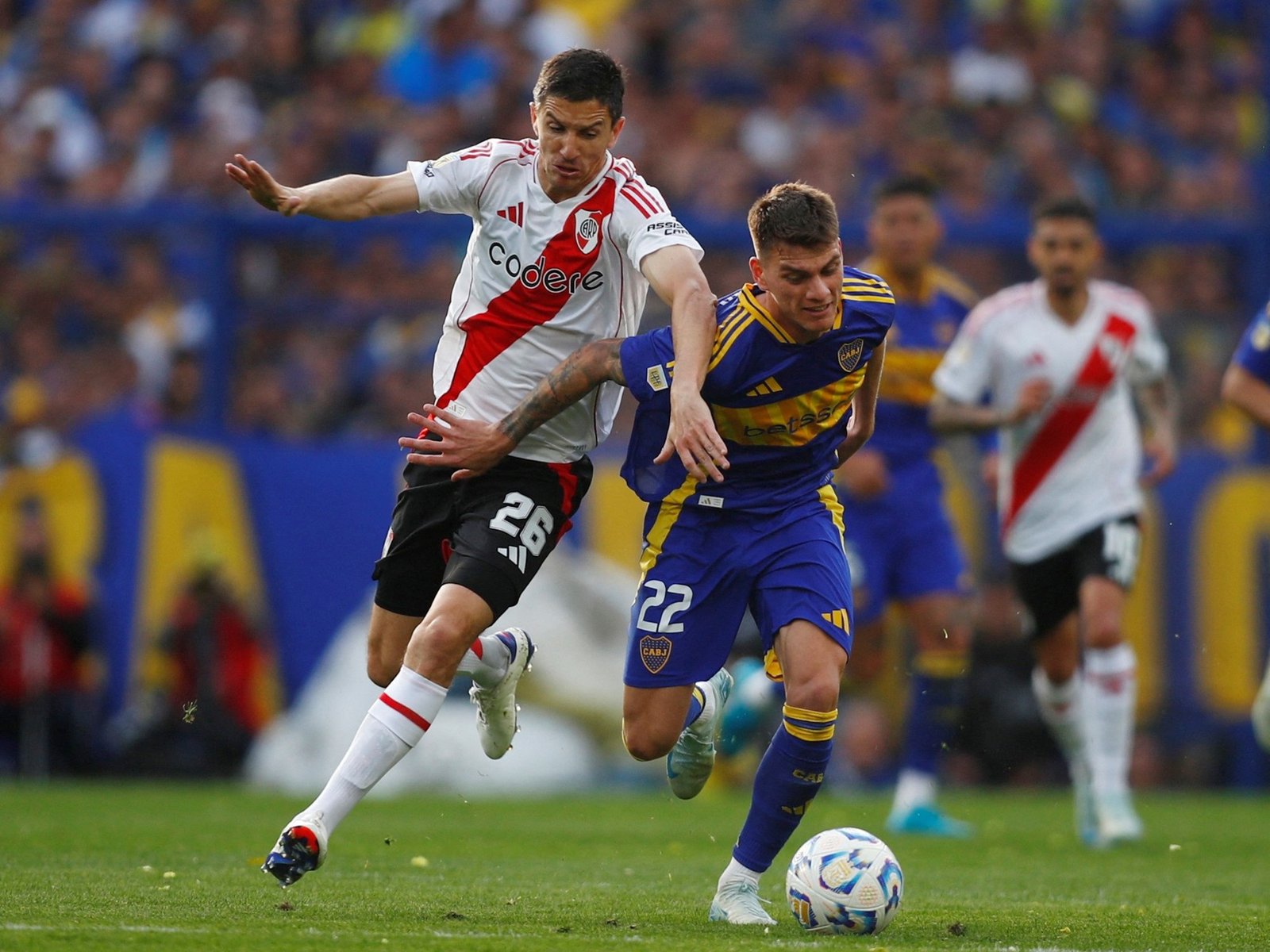 River vs Boca, el Superclásico del fútbol argentino por el Torneo Apertura, EN VIVO: a qué hora juegan, formaciones y dónde ver el partido