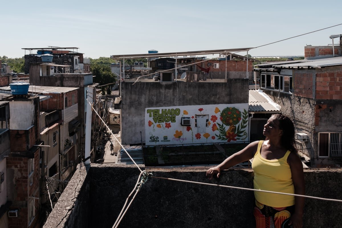 Sensação térmica de mais de 60 graus: por que faz mais calor nas favelas do Rio | América Futura
