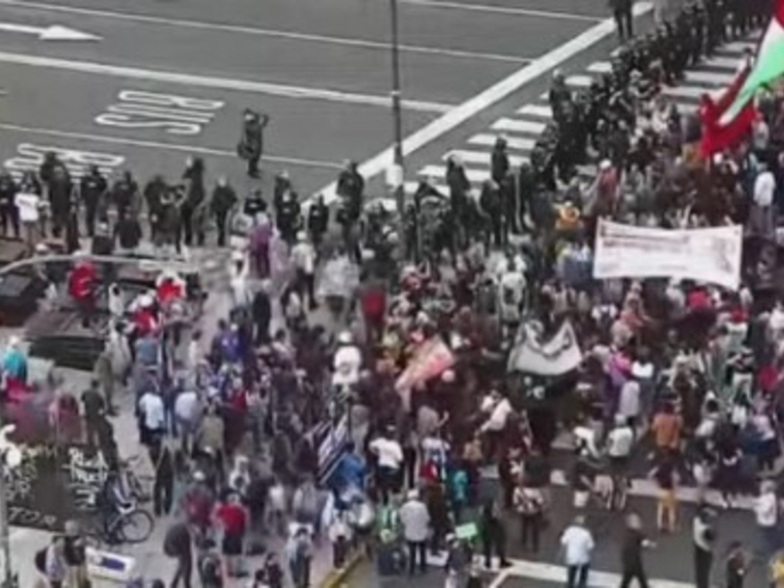 Tensión en otra marcha frente al Congreso: aplican el protocolo antipiquetes