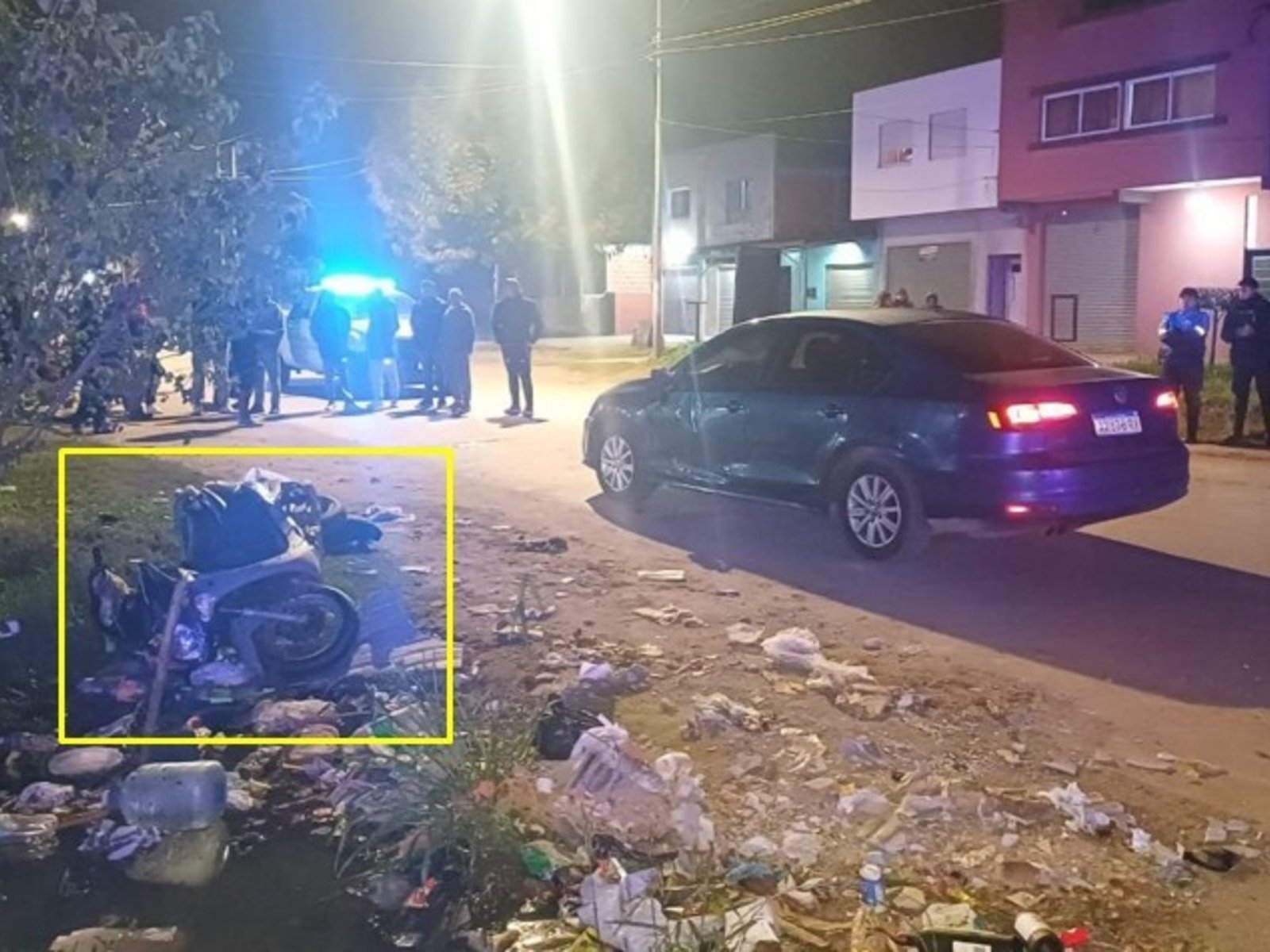 Trágico choque en La Plata entre un auto oficial de la Provincia y una moto