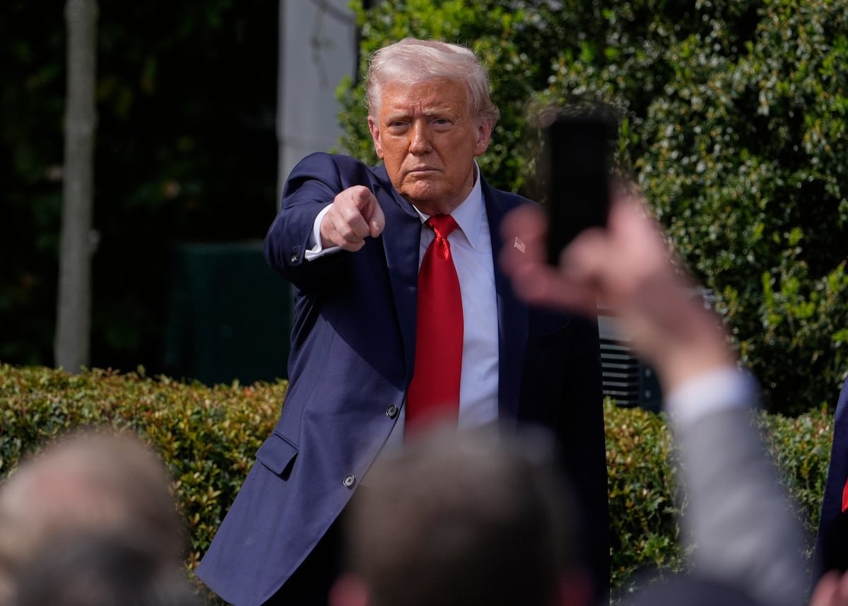 Trump da el primer paso para imponer aranceles a los chips y los productos farmacéuticos | Internacional