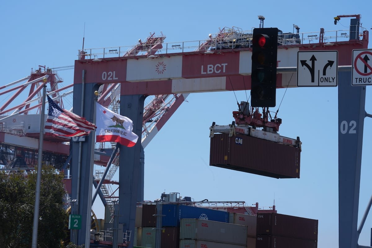 Trump ha recaudado ya 4.800 millones con los aranceles a China y 2.000 millones con los de México | Internacional