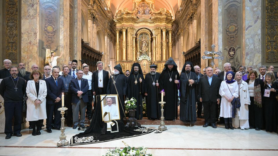 Un homenaje interreligioso para el Papa Francisco | Fue una misa encabezada por el arzobispo de Buenos Aires Jorge García Cuerva en la Catedral
