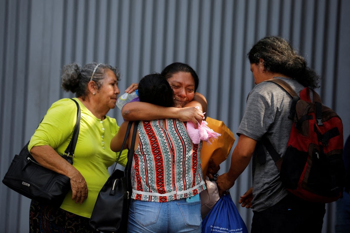 Una jueza ordena al Gobierno de Trump devolver a Estados Unidos antes del martes al salvadoreño deportado por error | Inmigración en Estados Unidos