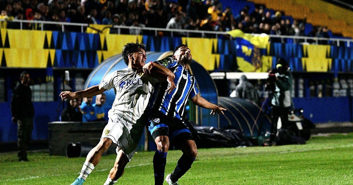 Video: el golazo de chilena para que Atlanta sea puntero :: Olé