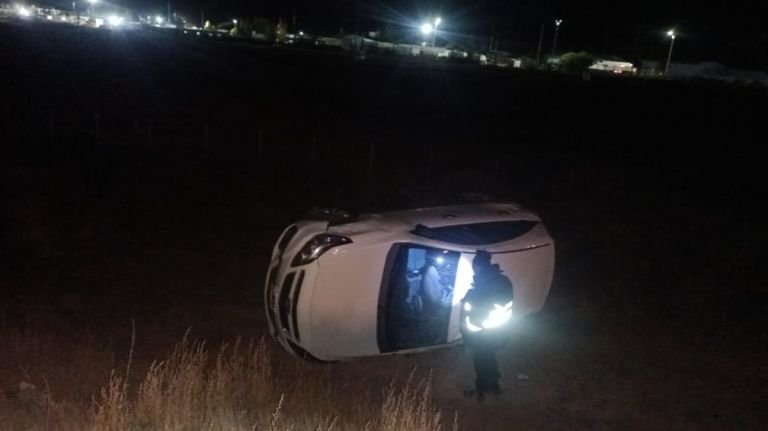 Volcó un auto en Ruta 26 y no encontraron a su conductor