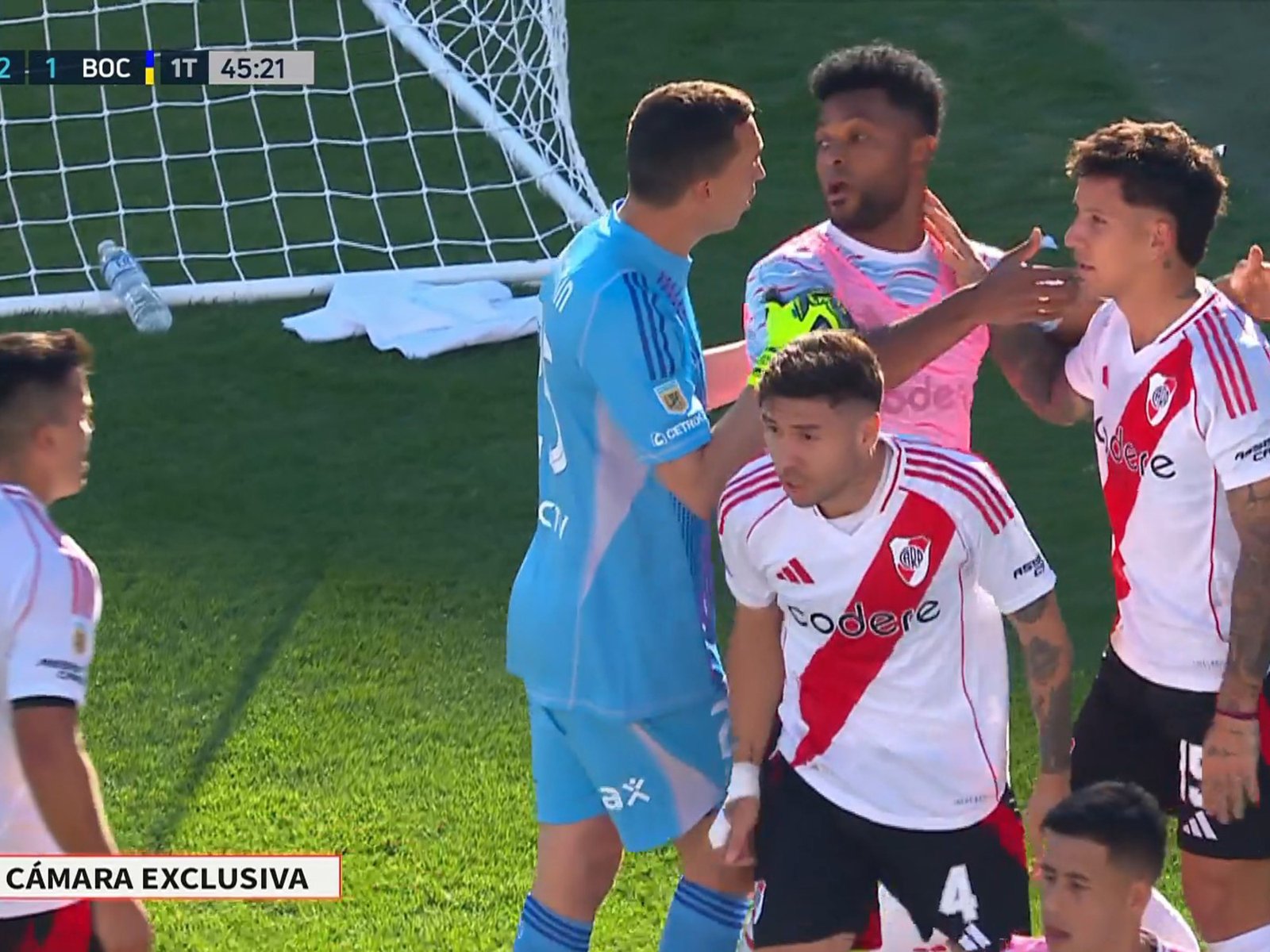 acusó a Miguel Borja de golpear a sus hijos en pleno Superclásico