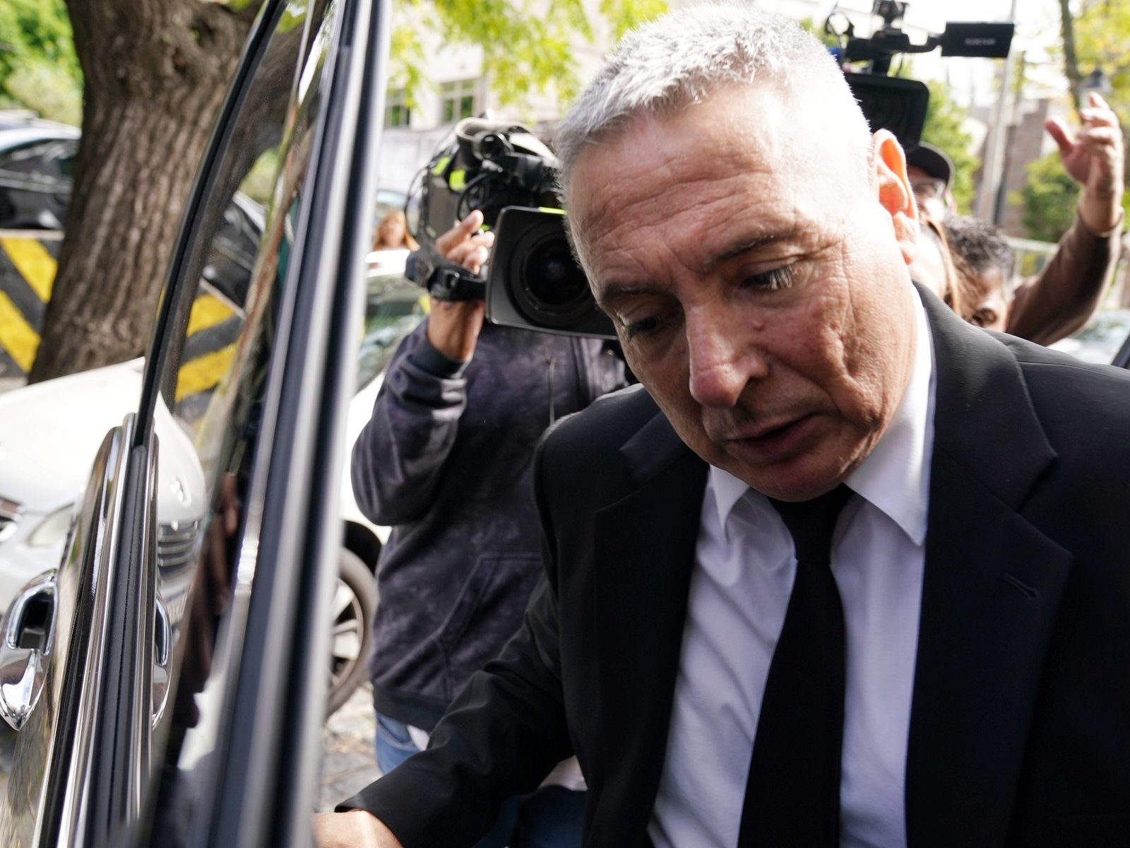 el cruce entre Víctor Stinfale y el médico Leopoldo Luque antes de la operación de Maradona