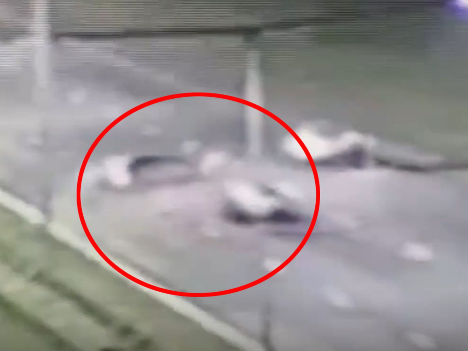el instante del trágico accidente en Del Viso en el que murieron cinco jóvenes