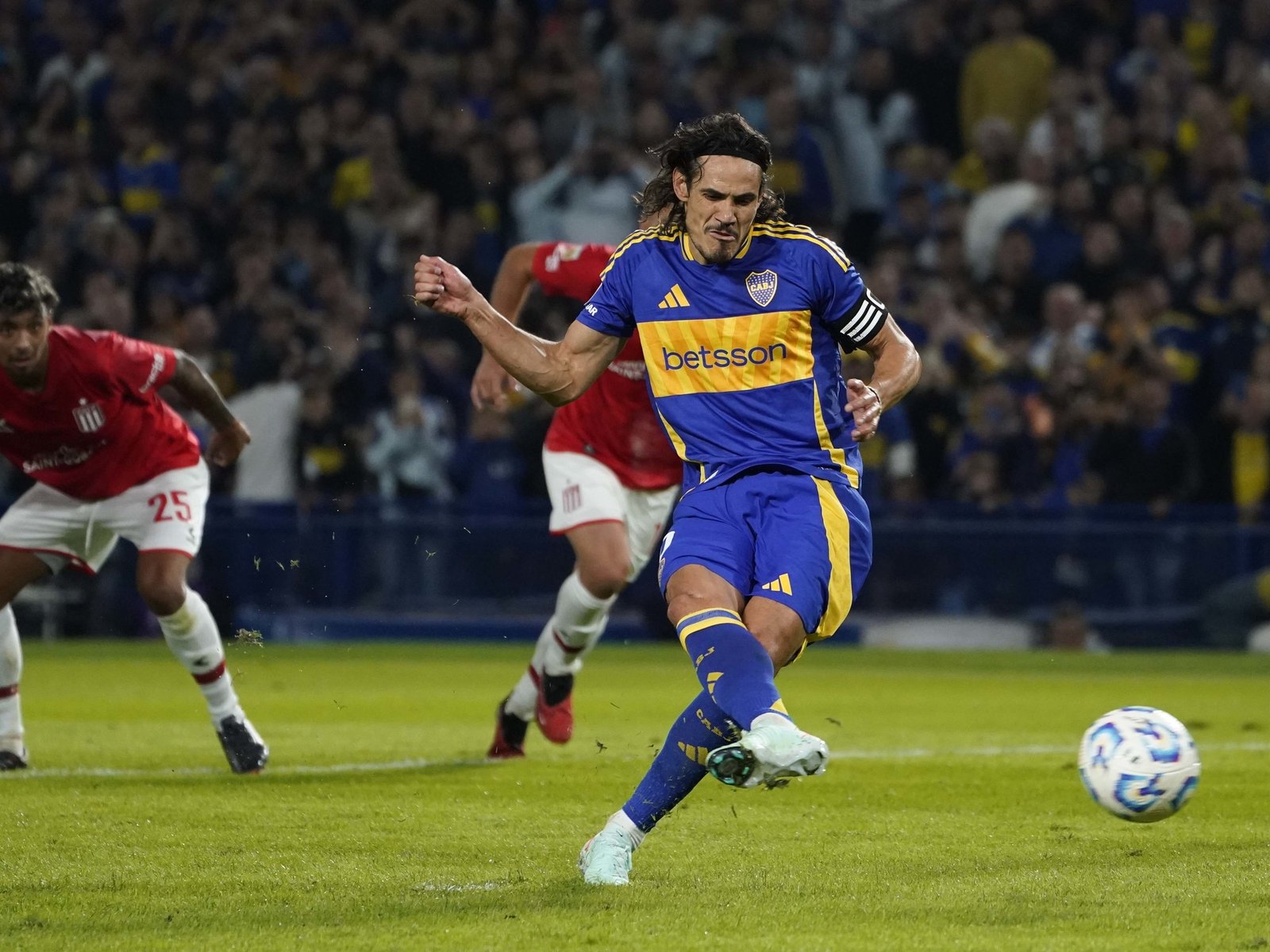 falló dos penales seguidos y Mansilla ya le había atajado el año pasado hacia el mismo palo